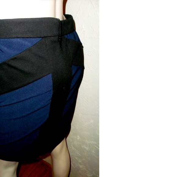 BCBGeneration NWOT Black Blue Knit Pencil Skirt - Picture 3 of 6